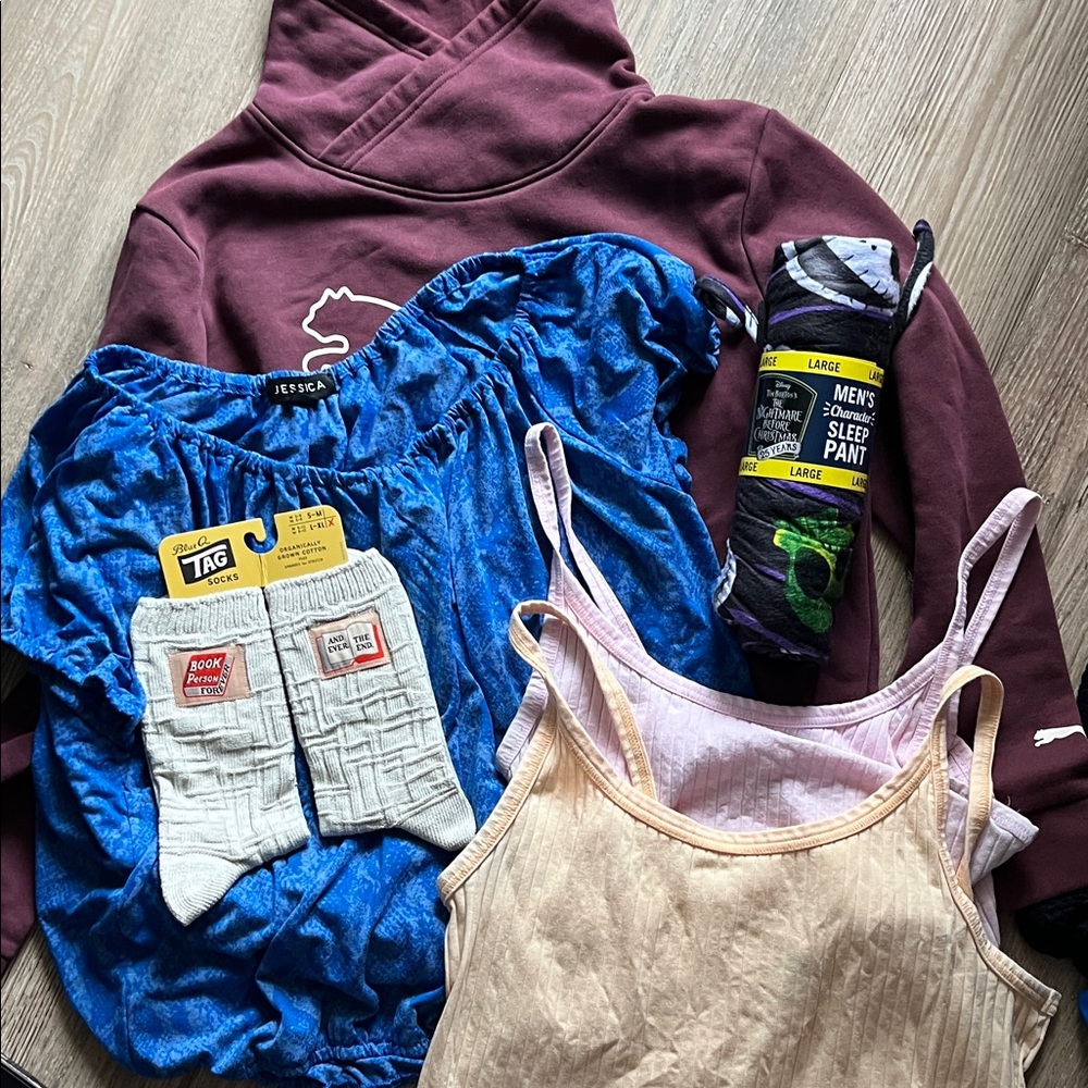 Size L Women’s Clothing Bundle Puma Old Navy Jessica